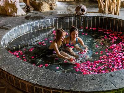 冰火串線，玩轉羅田——漂流進士河、養生三里畈溫泉、避暑薄刀峰勁爽來襲！